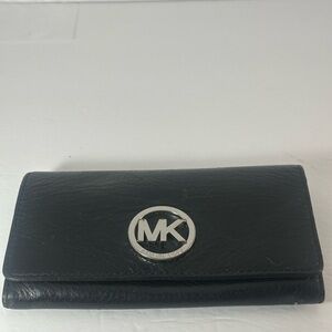 Michael Kors Fulton Carryall Wallet Authentic